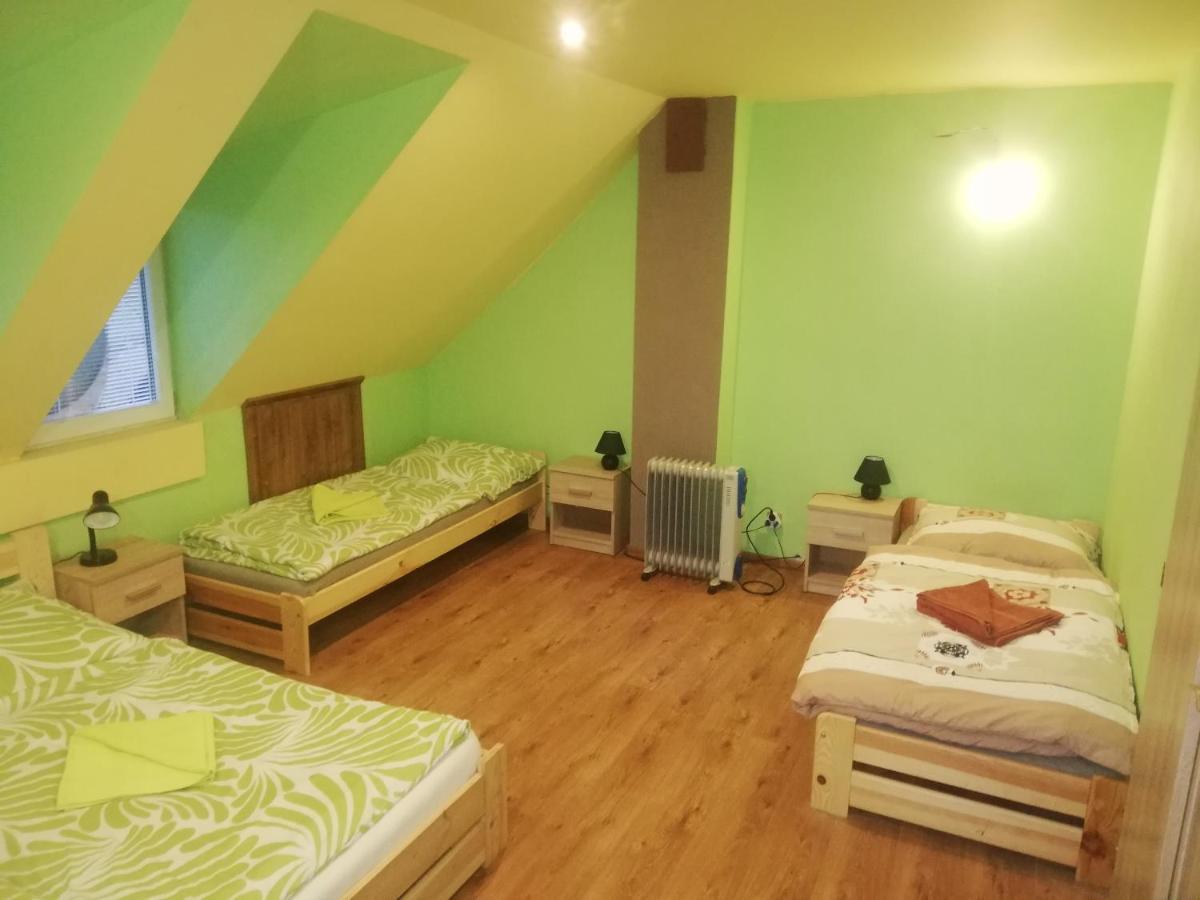 privát femamki Apartamento Licartovce Exterior foto