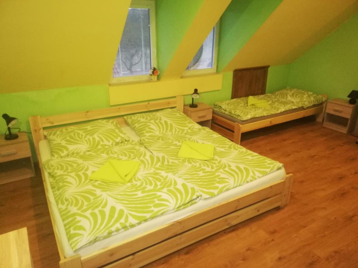 privát femamki Apartamento Licartovce Exterior foto