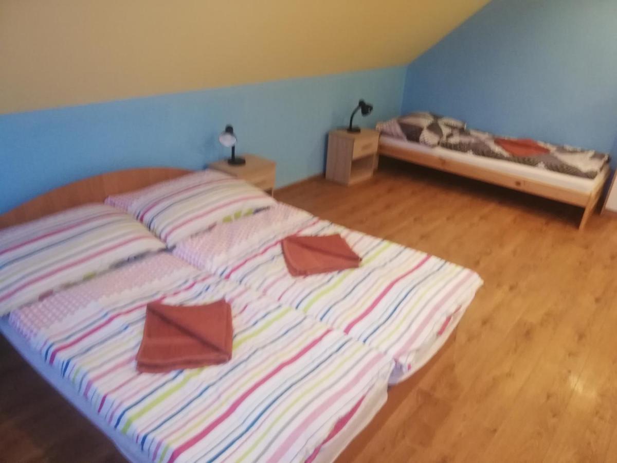 privát femamki Apartamento Licartovce Exterior foto