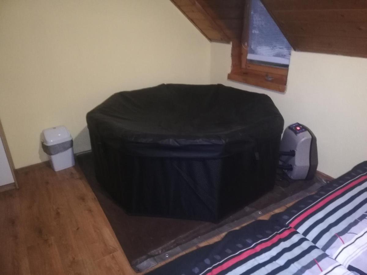 privát femamki Apartamento Licartovce Exterior foto