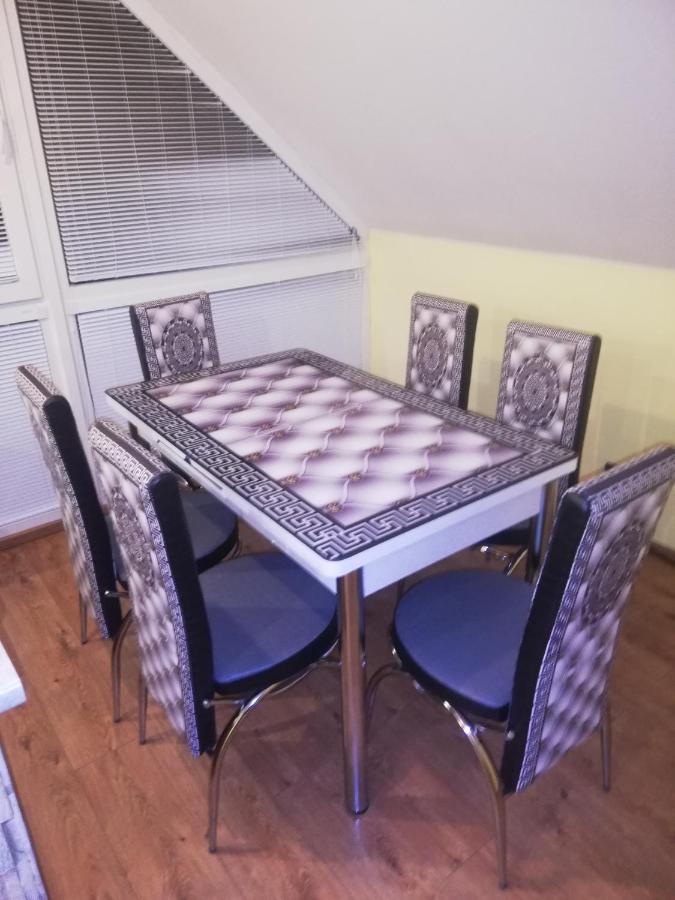 privát femamki Apartamento Licartovce Exterior foto