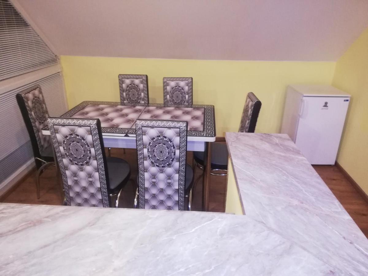 privát femamki Apartamento Licartovce Exterior foto