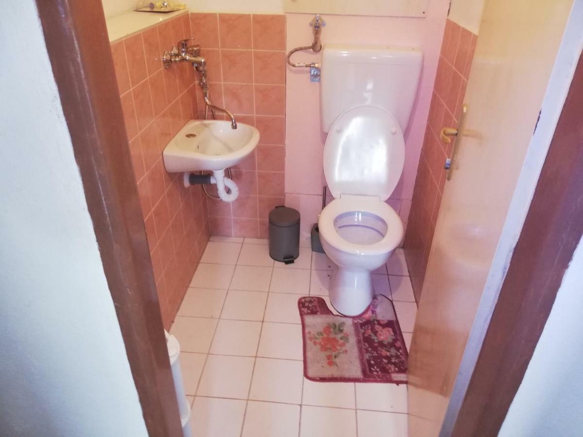 privát femamki Apartamento Licartovce Exterior foto