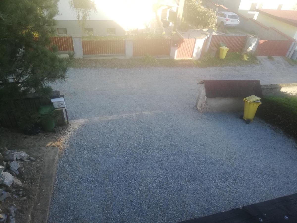 privát femamki Apartamento Licartovce Exterior foto